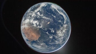 Imagen de la Tierra vista desde la Artemis II