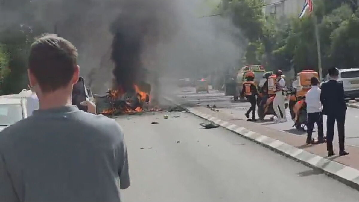 Irán burla las defensas de Israel y ataca el corazón del Estado Mayor en Tel Aviv dejando al menos cuatro heridos