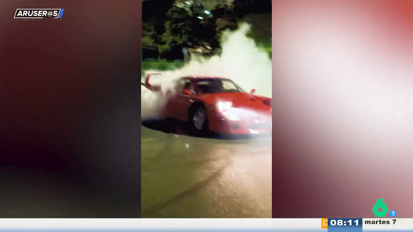 Lewis Hamilton confirma su relación con Kim Kardashian derrapando con ella un Ferrari en este vídeo Lewis Hamilton confirma su relación con Kim Kardashian derrapando con ella un Ferrari en este vídeo