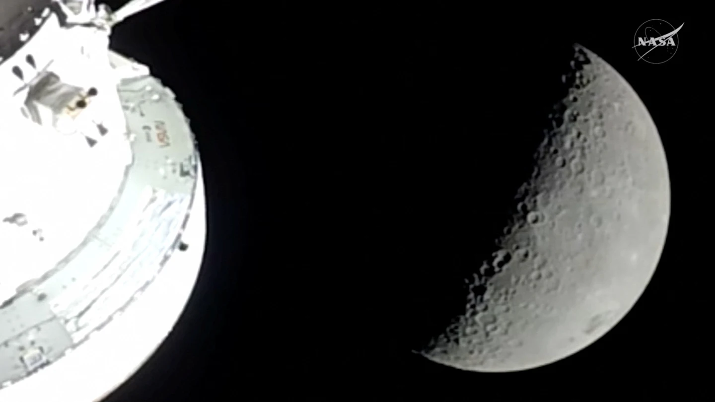 Una vista de la Luna mientras la nave espacial Orión de la misión Artemis II se acerca para alcanzar su distancia más lejana de la Tierra. Una vista de la Luna mientras la nave espacial Orión de la misión Artemis II se acerca para alcanzar su distancia más lejana de la Tierra./ NASA/via REUTERS