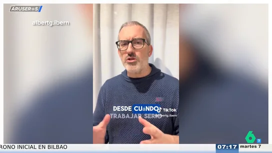 La razón por la que no se debe ir "tan feliz" a trabajar: "Da la sensación de que no tienes trabajo por hacer" La razón por la que no se debe ir "tan feliz" a trabajar: "Da la sensación de que no tienes trabajo por hacer"