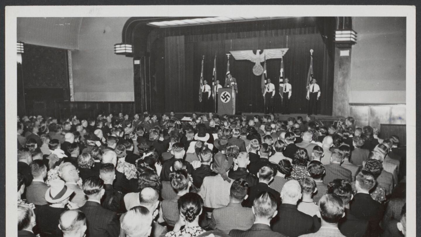 Un mitin del Partiro Nazi en Pa&iacute;ses Bajos en 1941.