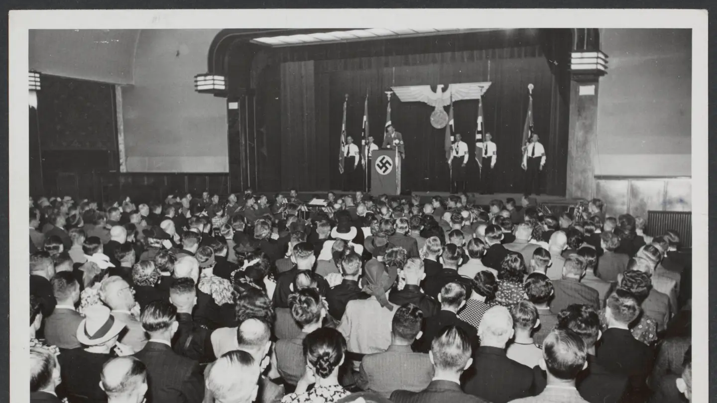 Un mitin del Partiro Nazi en Países Bajos en 1941. Un mitin del Partiro Nazi en Países Bajos en 1941.