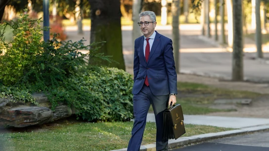 El ministro de Hacienda, Arcadi España, a su llegada a su primer Consejo de Ministros en el Palacio de la Moncloa El ministro de Hacienda, Arcadi España, a su llegada a su primer Consejo de Ministros en el Palacio de la Moncloa