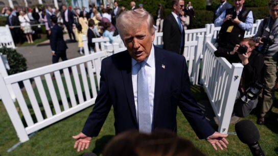 El presidente de Estados Unidos, Donald Trump, atiende a los medios de comunicaci&oacute;n en la Casa Blanca