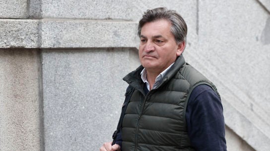 &Aacute;lvaro Gallego, el ch&oacute;fer que supuestamente llev&oacute; a Carmen Pano a la sede del PSOE, a su llegada este jueves al Tribunal Supremo