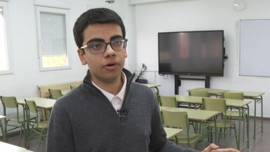 Imagen de Kian, estudiante vetado por EEUU por ser iran&iacute;.