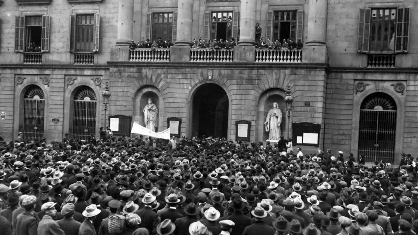 Imagen histórica de la Huelga de La Canadiense en 1919. Imagen histórica de la Huelga de La Canadiense en 1919.