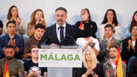 El presidente de Vox Santiago Abascal interviene durante el acto pol&iacute;tico que el partido celebra este jueves en M&aacute;laga.