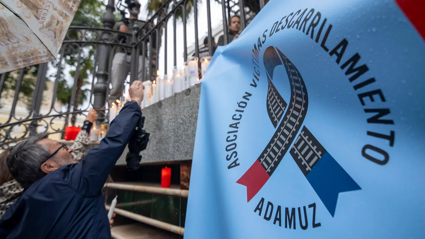 Asociación de Víctimas del Descarrilamiento en Adamuz. Asociación de Víctimas del Descarrilamiento en Adamuz.