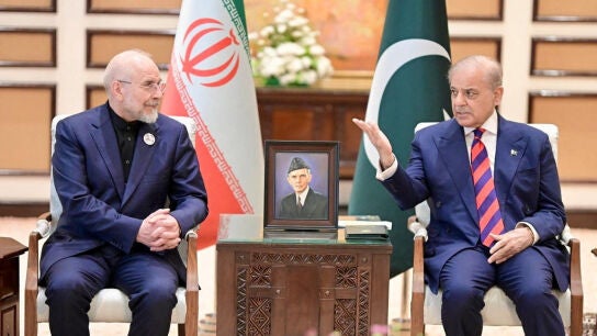 Reuni&oacute;n entre representantes de Ir&aacute;n y de Pakist&aacute;n