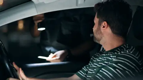 ¿Podemos tutear a los agentes de la Guardia Civil de Tráfico en los controles? ¿Podemos tutear a los agentes de la Guardia Civil de Tráfico en los controles?