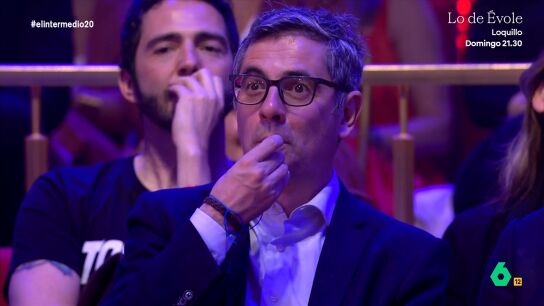 El reportero ha propuesto un juego al p&uacute;blico que ha acudido al Florida Park a celebrar el 20 aniversario del programa: &eacute;l hace una pregunta y si la respuesta es s&iacute; deben hacer sonar un silbato. 