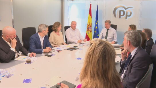 Feij&oacute;o preside una reuni&oacute;n del PP