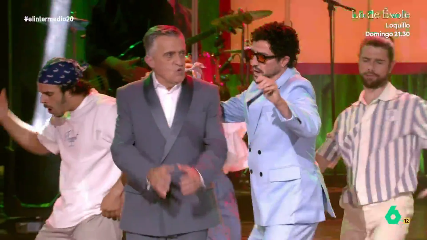 'Bad Bunny' dedica una versión de 'Yo perreo sola' a Wyoming: "Dicen que el guion se lo escribe el perro" Raúl Pérez se convierte en el cantante de Puerto Rico para celebrar el 20 aniversario del programa. En esta ocasión, además de dedicar una canción al programa también la dedica al presentador del espacio de laSexta.