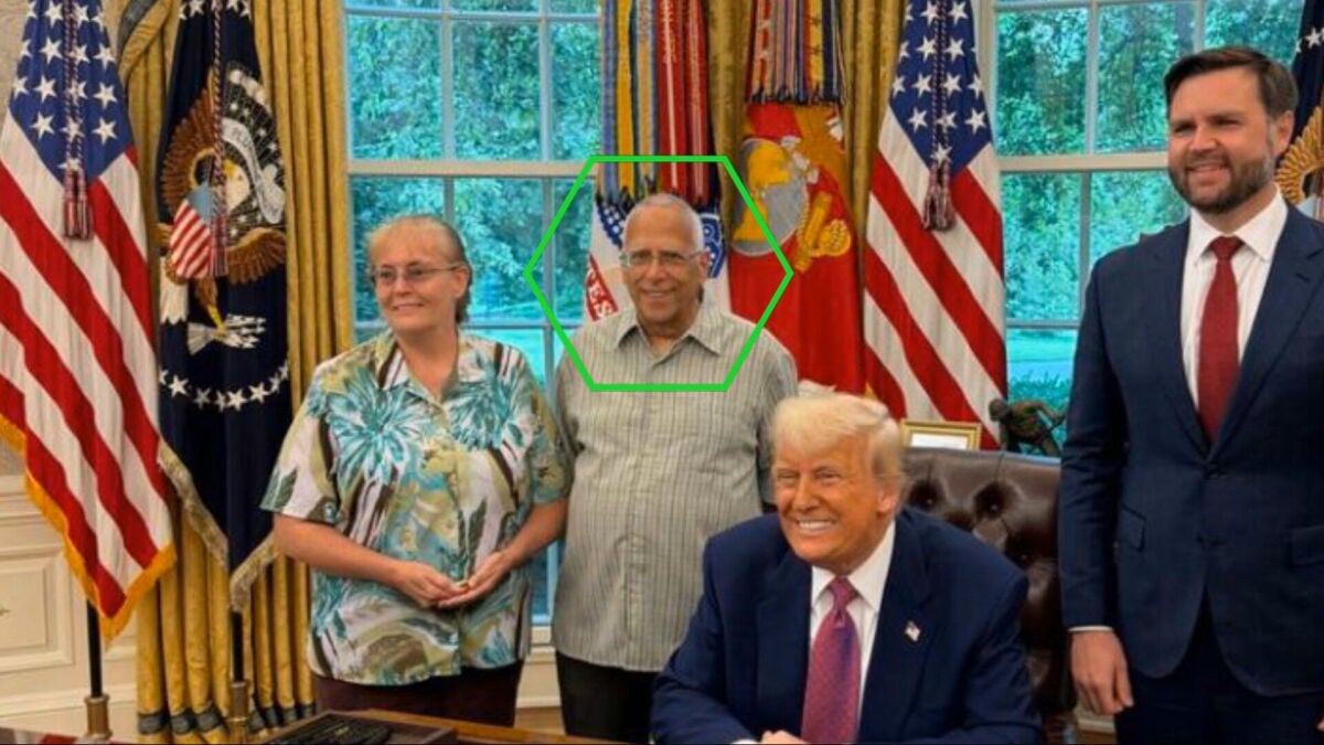 Louis, el hermano 'MAGA' del papa León XIV que no esconde su admiración por Trump: 