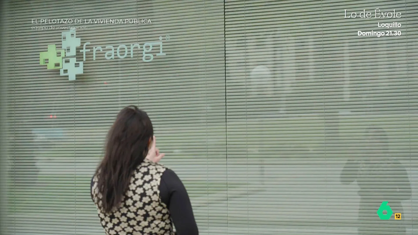 Sin publicidad y una opaca lista de espera: la promoción 'fantasma' de las viviendas protegidas de Alicante Equipo de Investigación visita la oficina desde la que se gestionaba la promoción de vivienda pública de 'Les Naus'. En ese momento no tiene ninguna promoción anunciada, ni nunca la tuvo, según afirma un vecino.