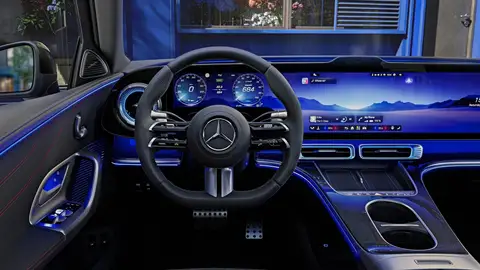 Tiene estrellas en el techo y una grandísima pantalla: ¿acierta Mercedes con el nuevo Clase C? Tiene estrellas en el techo y una grandísima pantalla: ¿acierta Mercedes con el nuevo Clase C?