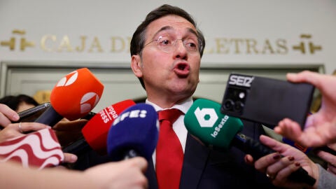 El ministro de Asuntos Exteriores, Jos&eacute; Manuel Albares, durante el homenaje a las v&iacute;ctimas espa&ntilde;olas desaparecidas durante la dictadura argentina