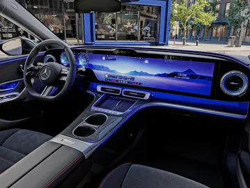 Tiene estrellas en el techo y una grandísima pantalla: ¿acierta Mercedes con el nuevo Clase C? Tiene estrellas en el techo y una grandísima pantalla: ¿acierta Mercedes con el nuevo Clase C?