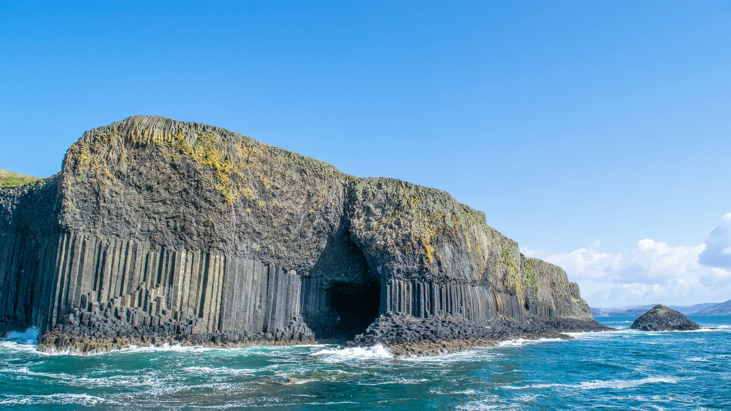 Cueva de Fingal en la Isla de Staffa Cueva de Fingal en la Isla de Staffa
