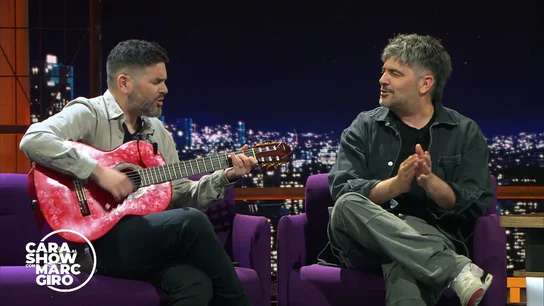 Estopa canta en exclusiva en Cara al Show 'Sentir diferente', uno de los temas de su nuevo disco: "La compuse con 16 años" Estopa canta en exclusiva en Cara al Show 'Sentir diferente', uno de los temas de su nuevo disco: "La compuse con 16 años"