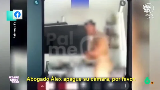 Se deja la cámara en pleno juicio y todo el mundo le ve desnudo: "Este es el famoso abogado que lo tiene ahí colgado" Zapeando analiza lo que probablemente sea el momento más embarazoso en la vida de un abogado de Perú, que mientras intervenía por videoconferencia olvidó que tenía la cámara puesta... y estaba completamente desnudo.