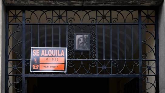 Un cartel de ‘SE ALQUILA’, a 9 de abril de 2026, en Madrid (España). Un cartel de ‘SE ALQUILA’, a 9 de abril de 2026, en Madrid (España).