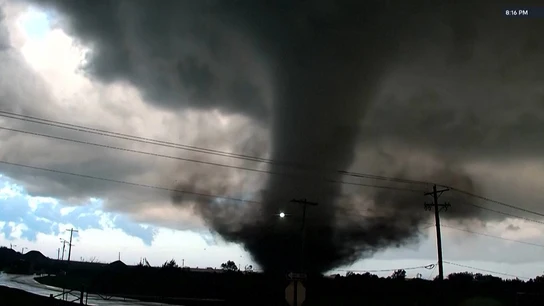 Al menos 10 heridos por el azote de varios tornados en el norte de Oklahoma Al menos 10 heridos por el azote de varios tornados en el norte de Oklahoma