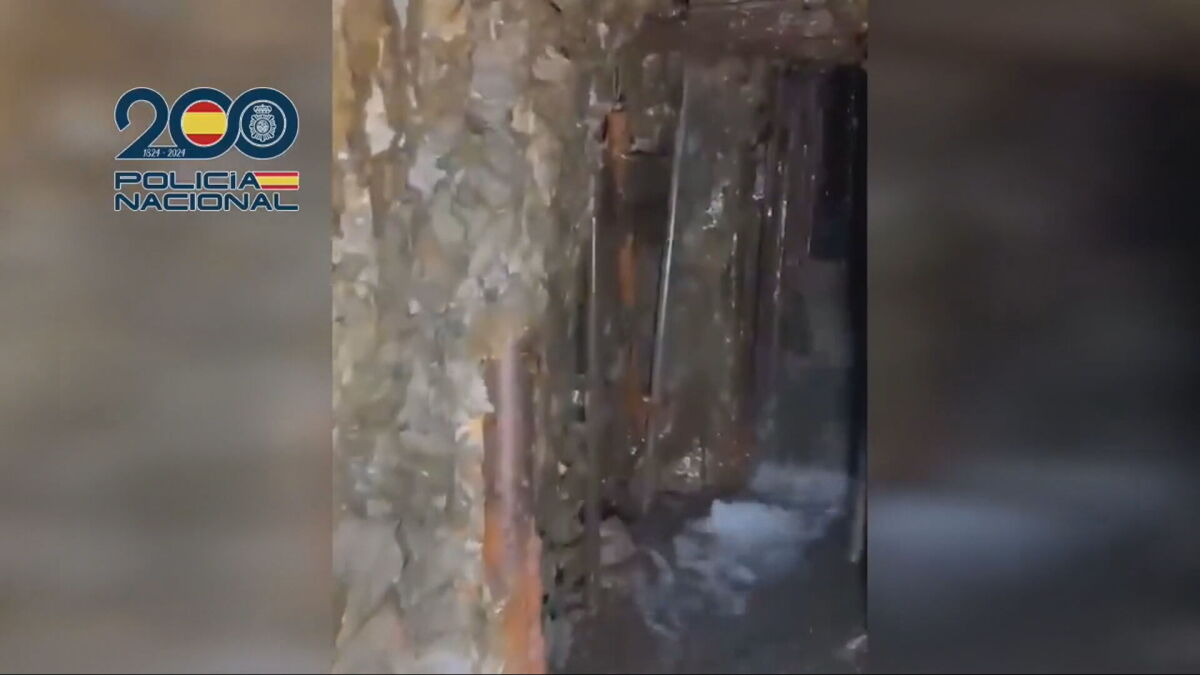 Así es el interior de un narcotúnel: el recorrido subterráneo e inundado entre Ceuta y Marruecos para mover hachís