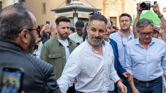 El presidente de Vox, Santiago Abascal, y el candidato de la formaci&oacute;n a la Junta de Andaluc&iacute;a, Manuel Gavira