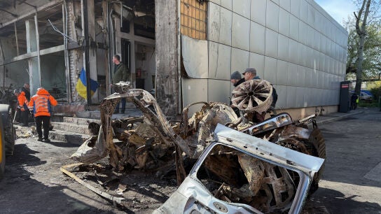 Restos de un ataque con drones rusos en Dnipro (Ucrania) el 23 de abril de 2026