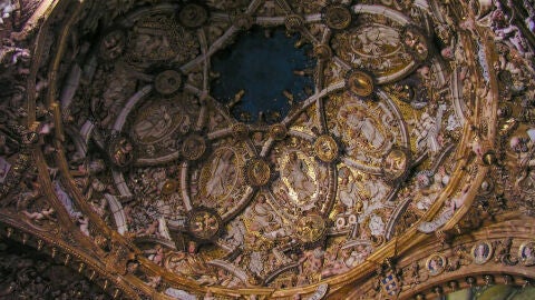 La capilla de los Benavente está ubicada en el interior de la iglesia de Santa María de Mediavilla