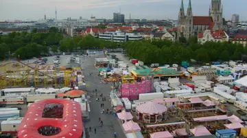 Theresienwiese durante el pequeño Oktoberfest Theresienwiese durante el pequeño Oktoberfest