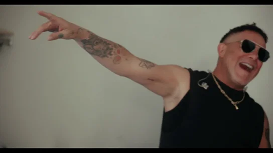 La broma que Alejandro Sanz prepara para Jordi Évole con su banda: "Cuando venga, nos reímos y nos caemos todos" La broma que Alejandro Sanz prepara para Jordi Évole con su banda: "Cuando venga, nos reímos y nos caemos todos"