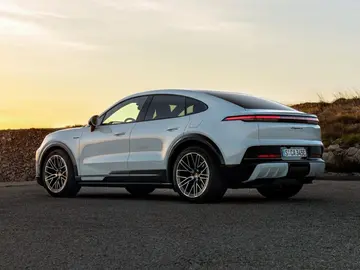Porsche sigue ampliando la gama eléctrica del Cayenne con un coupé que se acerca al 911 Porsche sigue ampliando la gama eléctrica del Cayenne con un coupé que se acerca al 911