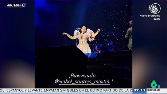 Alfonso Ar&uacute;s, al ver el v&iacute;deo de Isabel Pantoja cantando en su concierto en Lima: "&iquest;Gol de qui&eacute;n?"