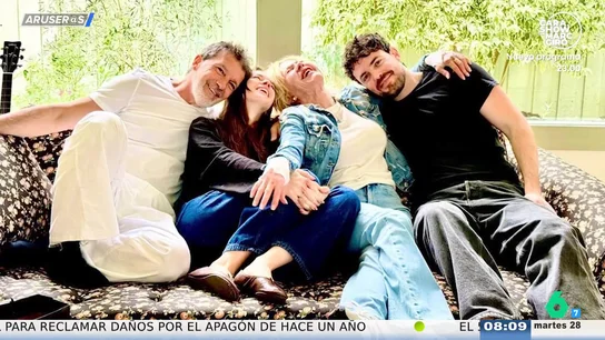 Antonio Banderas publica una foto con su hija Stella, su yerno y Melanie Griffith, su "amiga eterna" Antonio Banderas