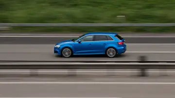 Las autopistas y autovías españolas registran ya más de la mitad de las multas por exceso de velocidad Las autopistas y autovías españolas registran ya más de la mitad de las multas por exceso de velocidad
