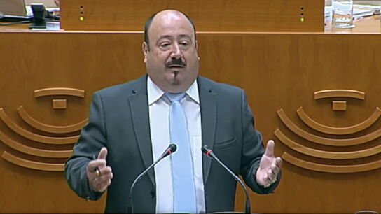 De decir "esto lo entiende hasta una se&ntilde;ora de letras" a nuevo consejero de Vox en Extremadura