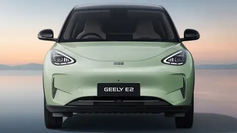 Estamos en la cuenta atrás para la llegada del Geely E2 a Europa, ¿entrando por Valencia? Estamos en la cuenta atrás para la llegada del Geely E2 a Europa, ¿entrando por Valencia?