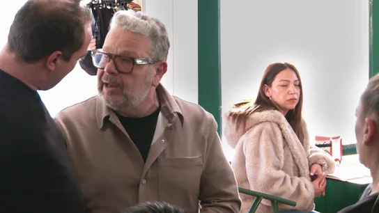 Así reaccionan en 'La Colina' al ver a Chicote entrar por sorpresa para parar el servicio: "Me tiemblan las piernas" Así reaccionan en 'La Colina' al ver a Chicote entrar por sorpresa para parar el servicio: "Me tiemblan las piernas"