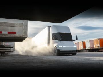 Ni coches baratos, ni robotaxis ni Roadster: el nuevo Tesla tiene m&aacute;s de 1.000 CV y ha tardado 9 a&ntilde;os en llegar