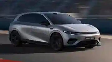 Que tiemblen Cupra, Renault y Peugeot: El Golf GTI de Leapmotor ya está aquí Que tiemblen Cupra, Renault y Peugeot: El Golf GTI de Leapmotor ya está aquí