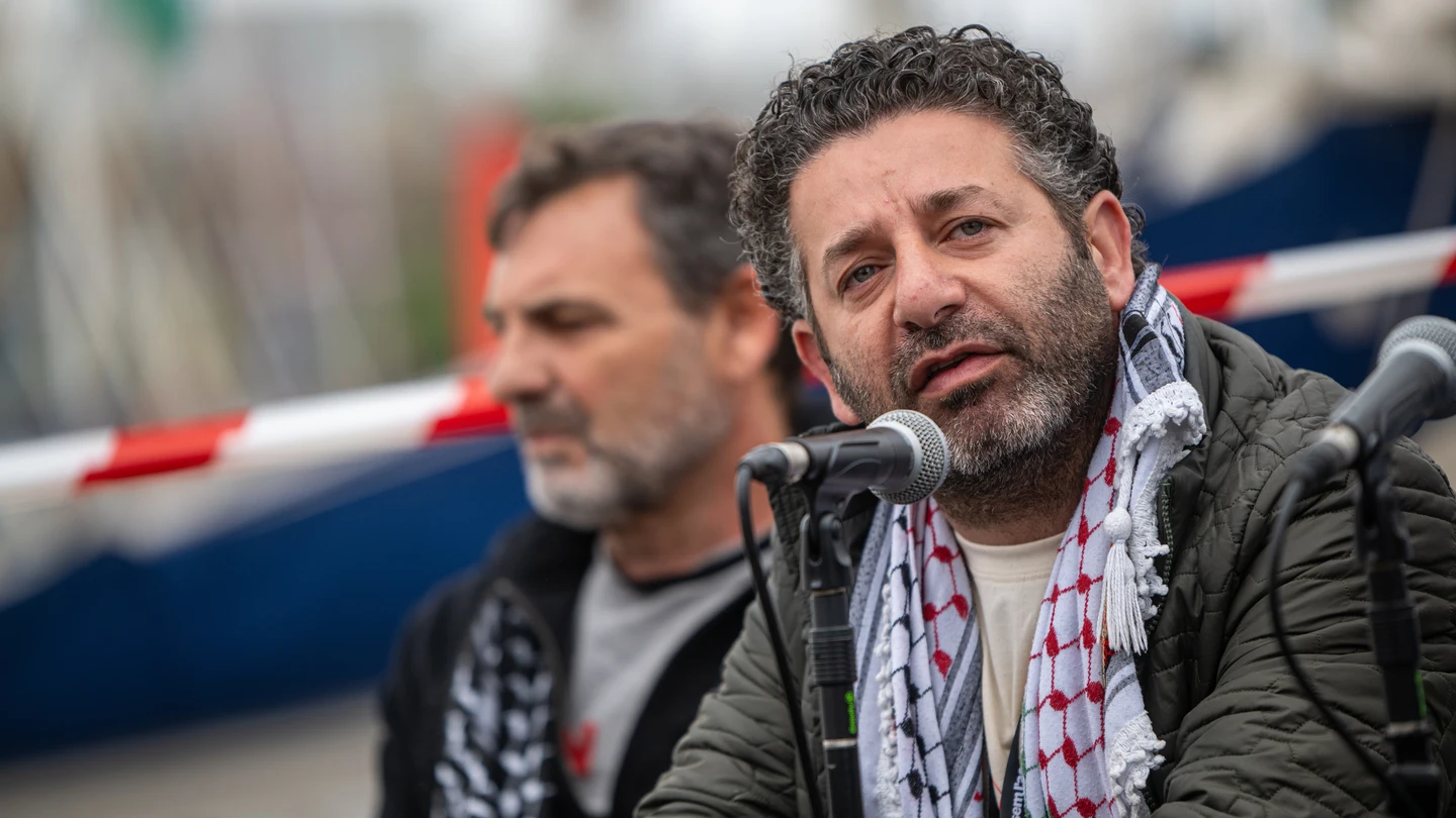 El directivo de GSF, Saif Abukeshek, durante la rueda de prensa de la Global Sumud Flotilla (GSF) El directivo de GSF, Saif Abukeshek, durante la rueda de prensa de la Global Sumud Flotilla (GSF)