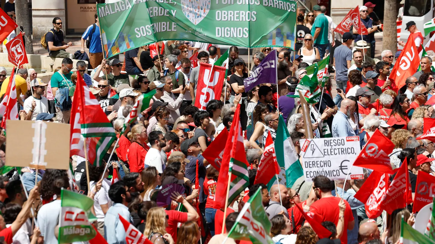 Vista de la manifestación convocada por el Día Internacional del Trabajo, este viernes en Málaga Vista de la manifestación convocada por el Día Internacional del Trabajo, este viernes en Málaga