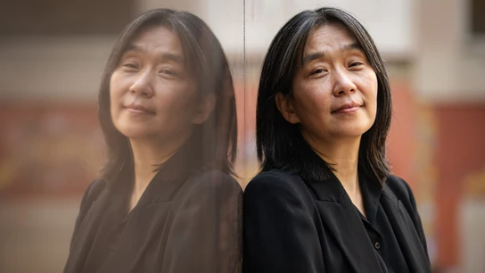 La escritora Han Kang ofrece una rueda de prensa en Barcelona La premio Nobel de Literatura coreana Han Kang, durante una rueda de prensa en el CCCB, a 22 de abril de 2026, en Barcelona, Catalunya (España). Han Kang presenta en Sant Jordi su última novela, 'Tinta y sangre', catalogada como un thriller poético y existencial.22 ABRIL 2026Lorena Sopêna / Europa Press22/04/2026