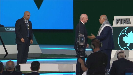 Infantino charla con el representante de Palestina