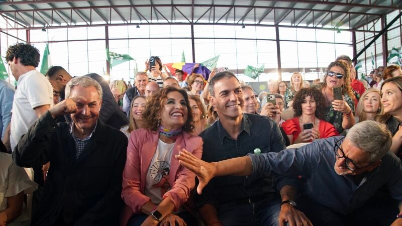 Acto de campa&ntilde;a de Mar&iacute;a Jes&uacute;s Montero, acompa&ntilde;ada por el presidente del Gobierno, Pedro S&aacute;nchez, y el expresidente del Gobierno, Jos&eacute; Luis Rodr&iacute;guez Zapatero, en C&aacute;rtama (M&aacute;laga)