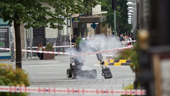 Los Tedax detonan sin incidencias un malet&iacute;n sospechoso que ha obligado a desalojar el centro de Pamplona.
